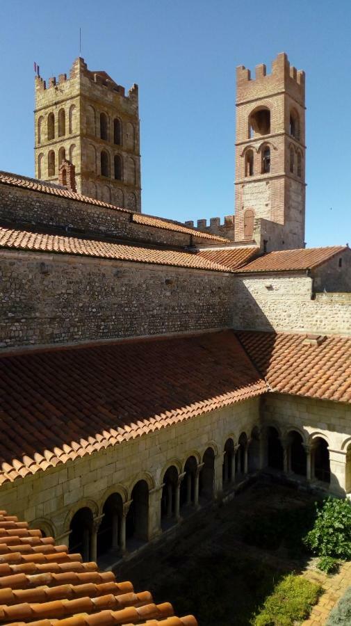 Maison Au Pied De La Cathedrale Elne Exterior foto